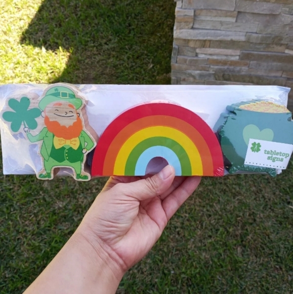 St.Patricks Table Top Decor - Picture 3 of 4